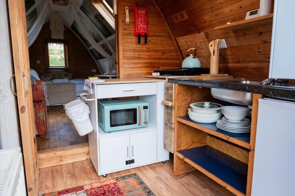 Callington Robin Nest - Cosy Shepherd'S Hut Hideaway מראה חיצוני תמונה